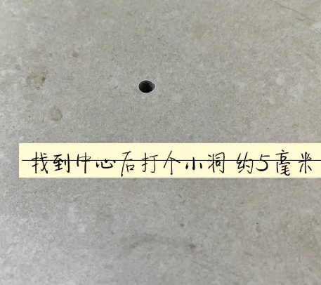 厦门瓷砖空鼓维修公司专业解答在瓷砖铺贴过程中，如果砂料搅拌不均匀，将会带来以下问题